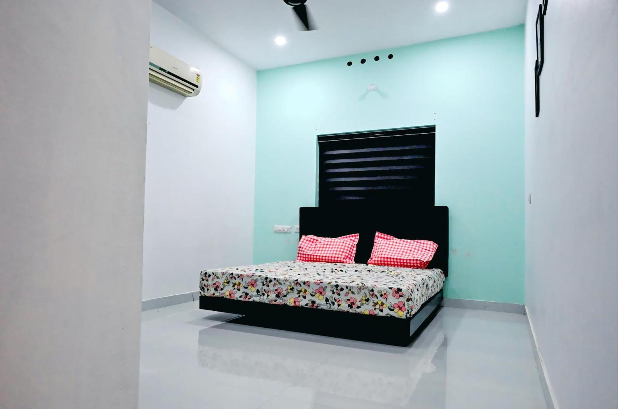ChottanikaraElamkulam Penthouse - 3Bhk Ac With Kitchen - Kochi公寓 外观 照片