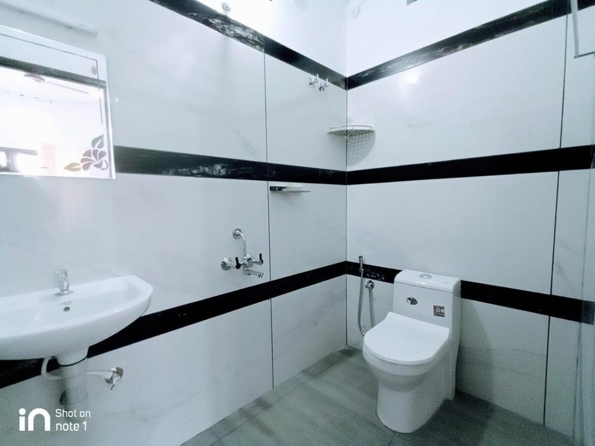 ChottanikaraElamkulam Penthouse - 3Bhk Ac With Kitchen - Kochi公寓 外观 照片